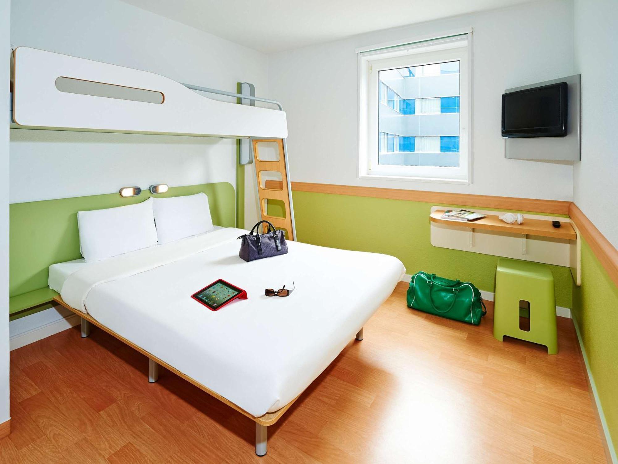 Ibis Budget Bordeaux Centre Bastide Exterior photo