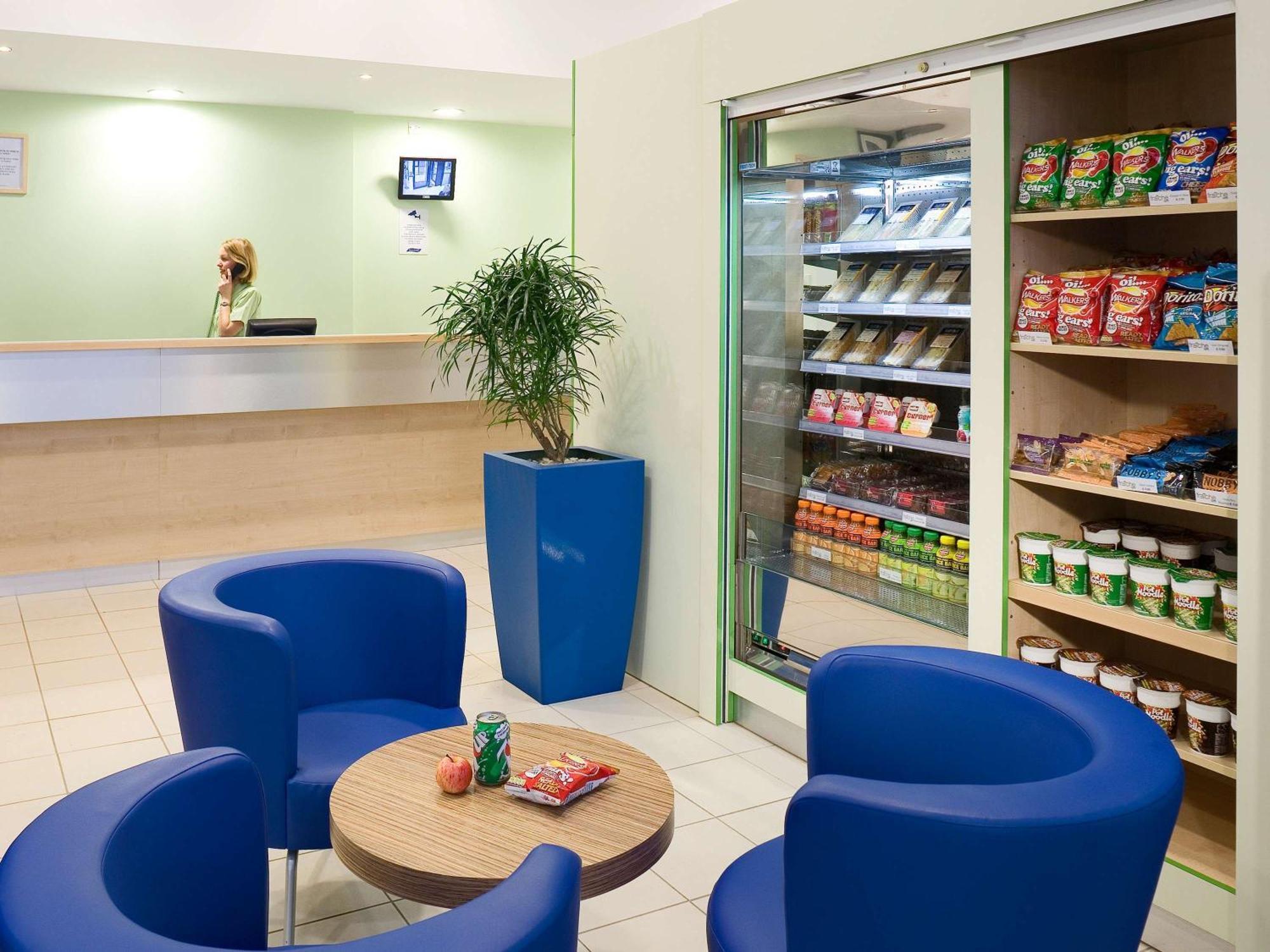 Ibis Budget Bordeaux Centre Bastide Exterior photo