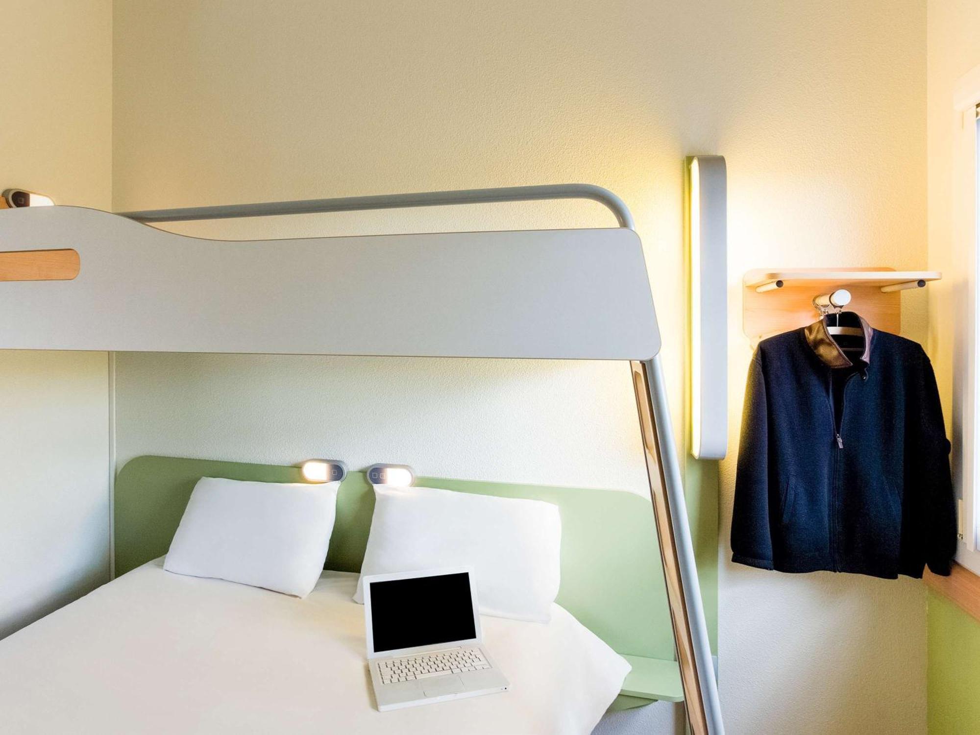 Ibis Budget Bordeaux Centre Bastide Exterior photo